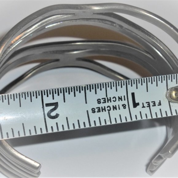 Mid Century Signed MYCO Metal Cuff BRACELET Vintage Metal Bracelet - Picture 5 of 8